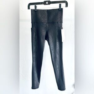 NWT Athleta women’s salutation stash pocket II 7/8 leggings size XS